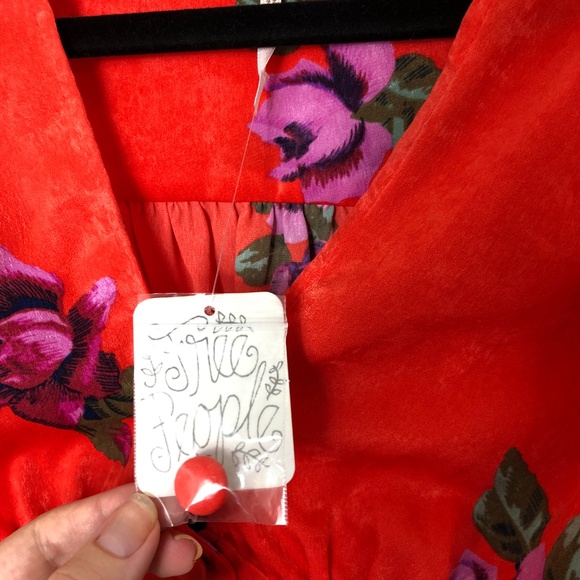 NWT Free People Red Floral Print Short Sleeve Top - Picture 7 of 7